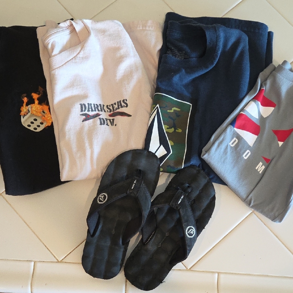 Graphic T-Shirts and Black Sandals Set